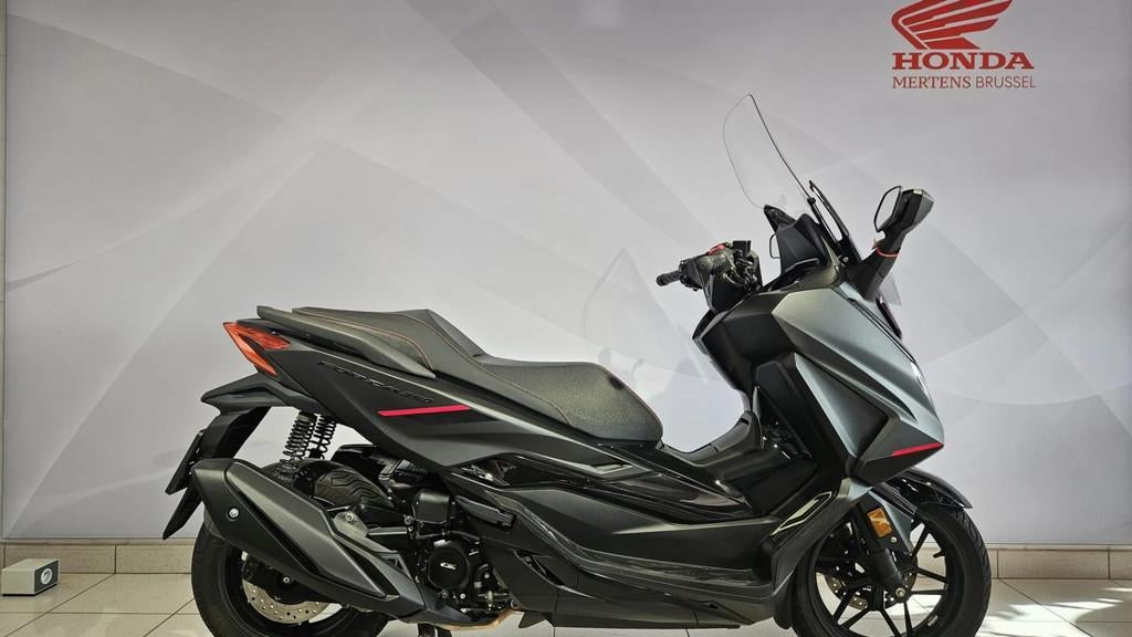 Honda NSS350 Forza (bj 2025), Motoren, Bedrijf, 12 t/m 35 kW, Scooter, 330 cc