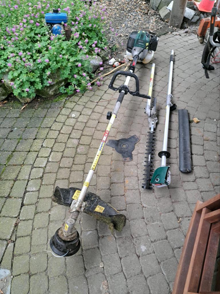 Werkende  bosmaaier en hegenschaar, Tuin en Terras, Ophalen