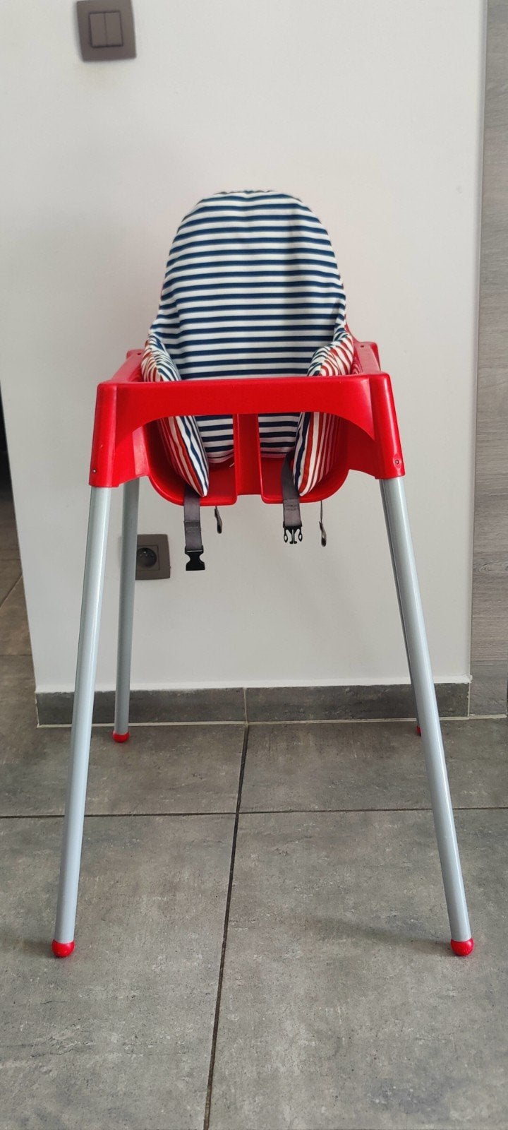 kinderstoel eetstoel Ikea, Kinderen en Baby's, Kinderstoelen, Ophalen, Gebruikt, Overige typen, Aanschuifbaar