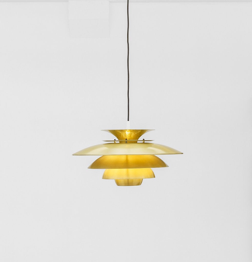 Lampe suspendue dorée Jeka Denmark, Maison & Meubles, Lampes | Suspensions, Comme neuf, Métal, E27 (grand), Enlèvement