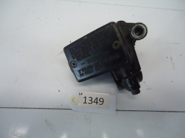 CBX550F 1982 - 1986 Honda Rempomp D1-33509, Motos
