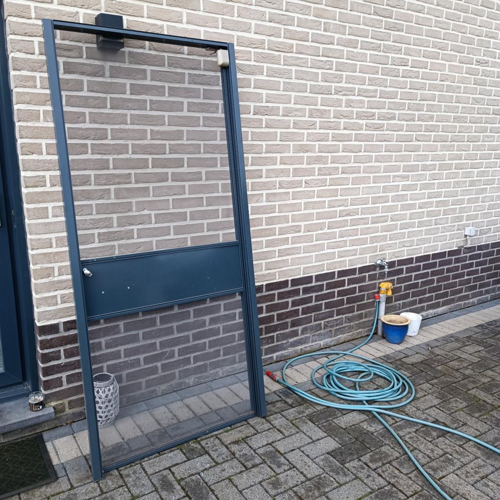 Porte volante avec cadre, Enlèvement