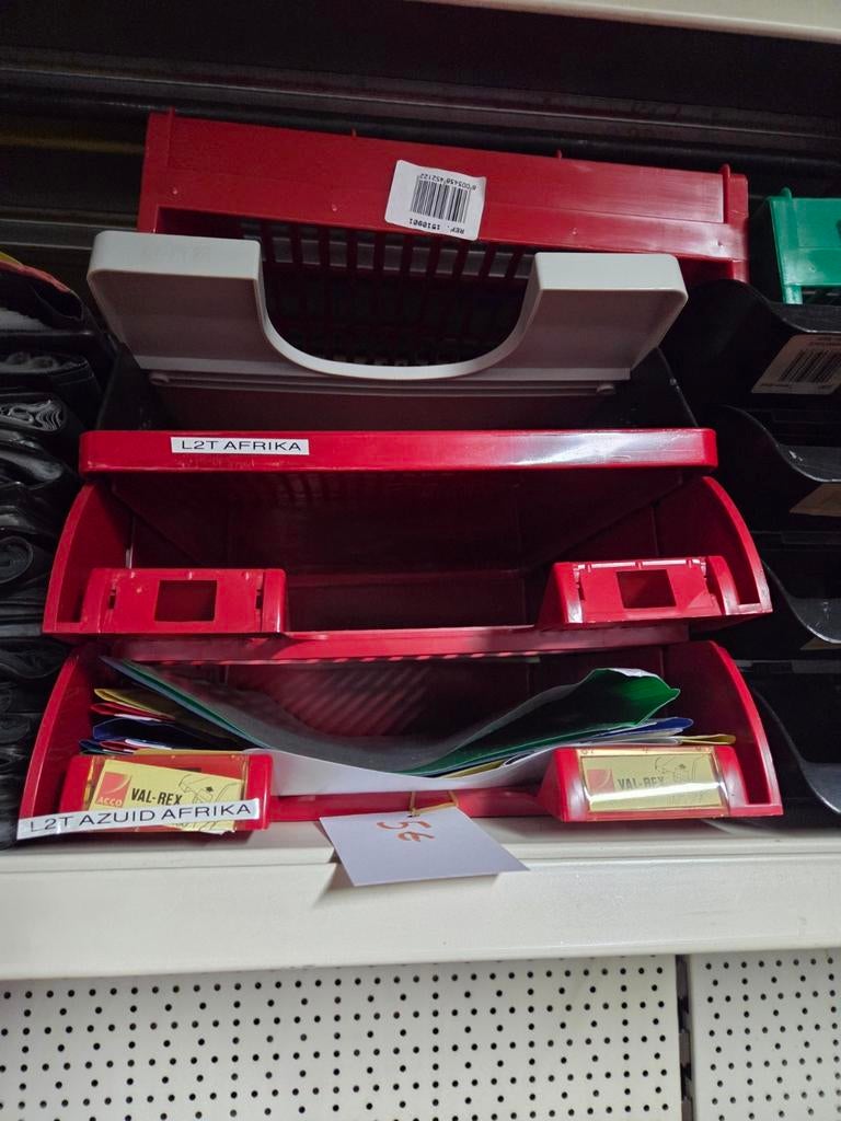 Verschillende stapelbakjes, Ophalen