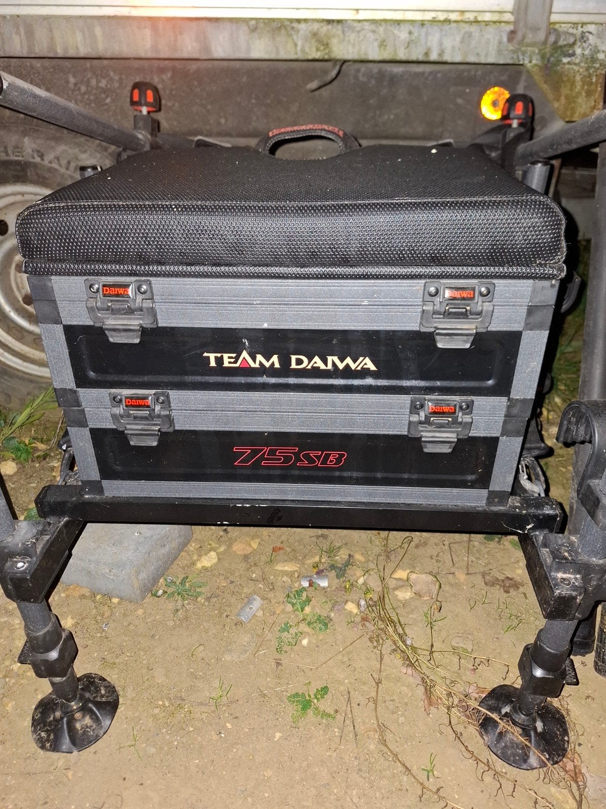 mooie Daiwa viskoffer, Enlèvement ou Envoi