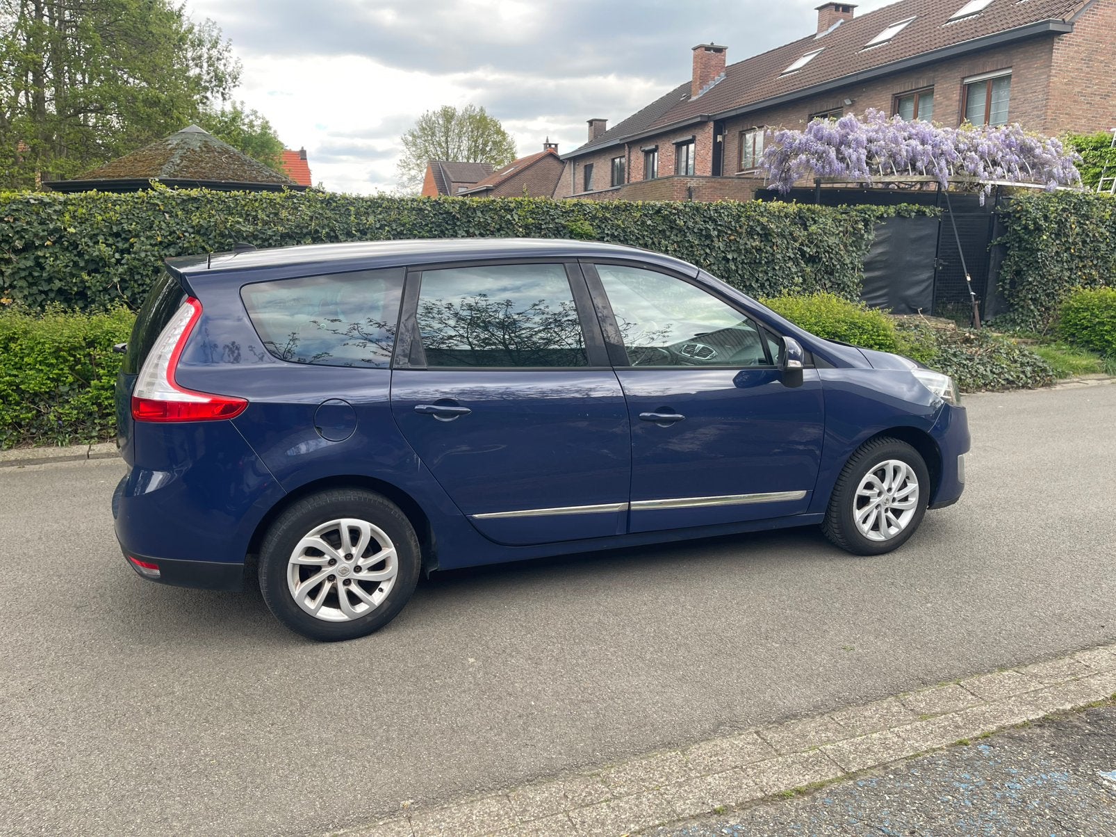 Renault scenic 1.5 dci diesel euro5, Auto's, Renault, Euro 5, Zwart, Blauw, Leder en Stof