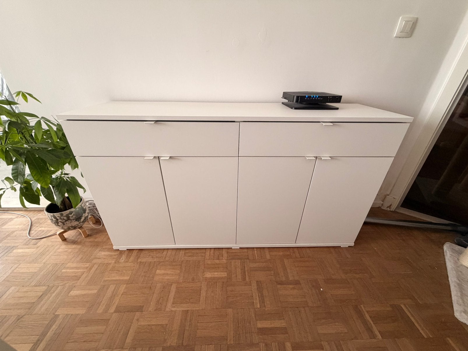 Buffet IKEA Vihals - Blanc - 140x37x75, Maison & Meubles, Avec tiroir(s), 25 à 50 cm, Moins de 100 cm, Comme neuf