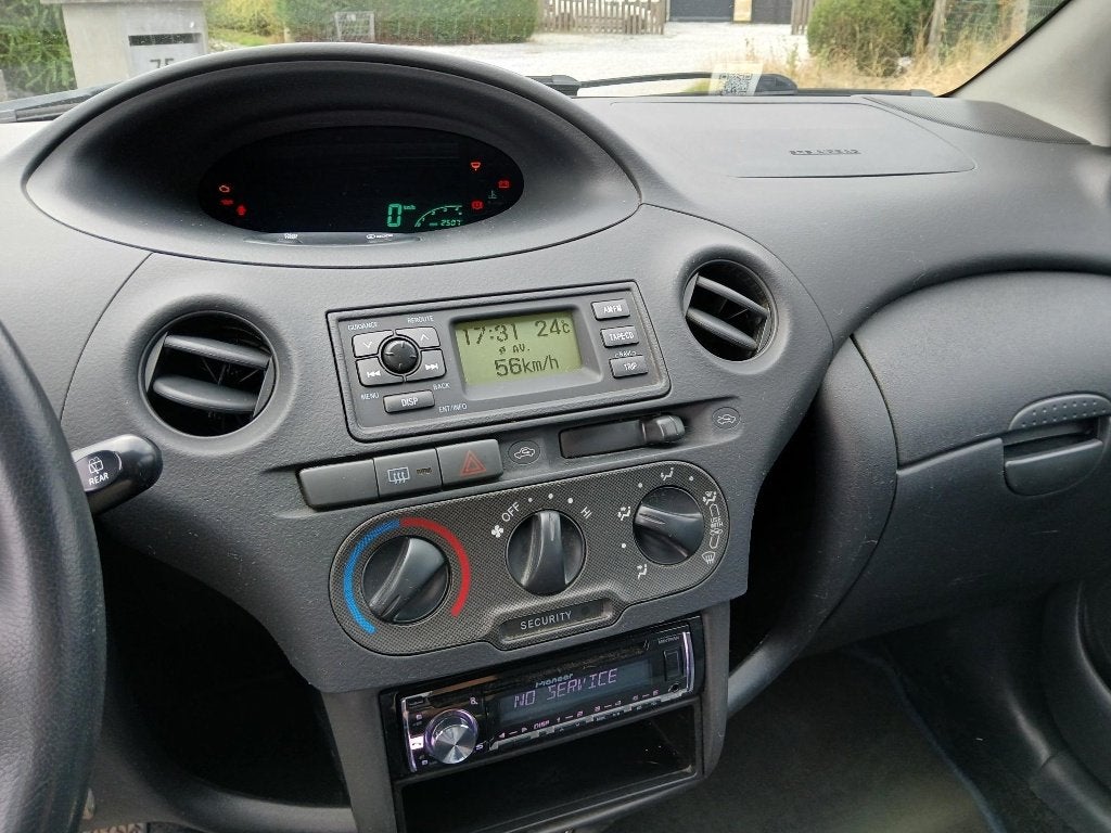 Toyota Yaris 1.4 D- Très bon état- très économique - CT OK, Autos, Boîte manuelle, 5 portes, Diesel, Particulier