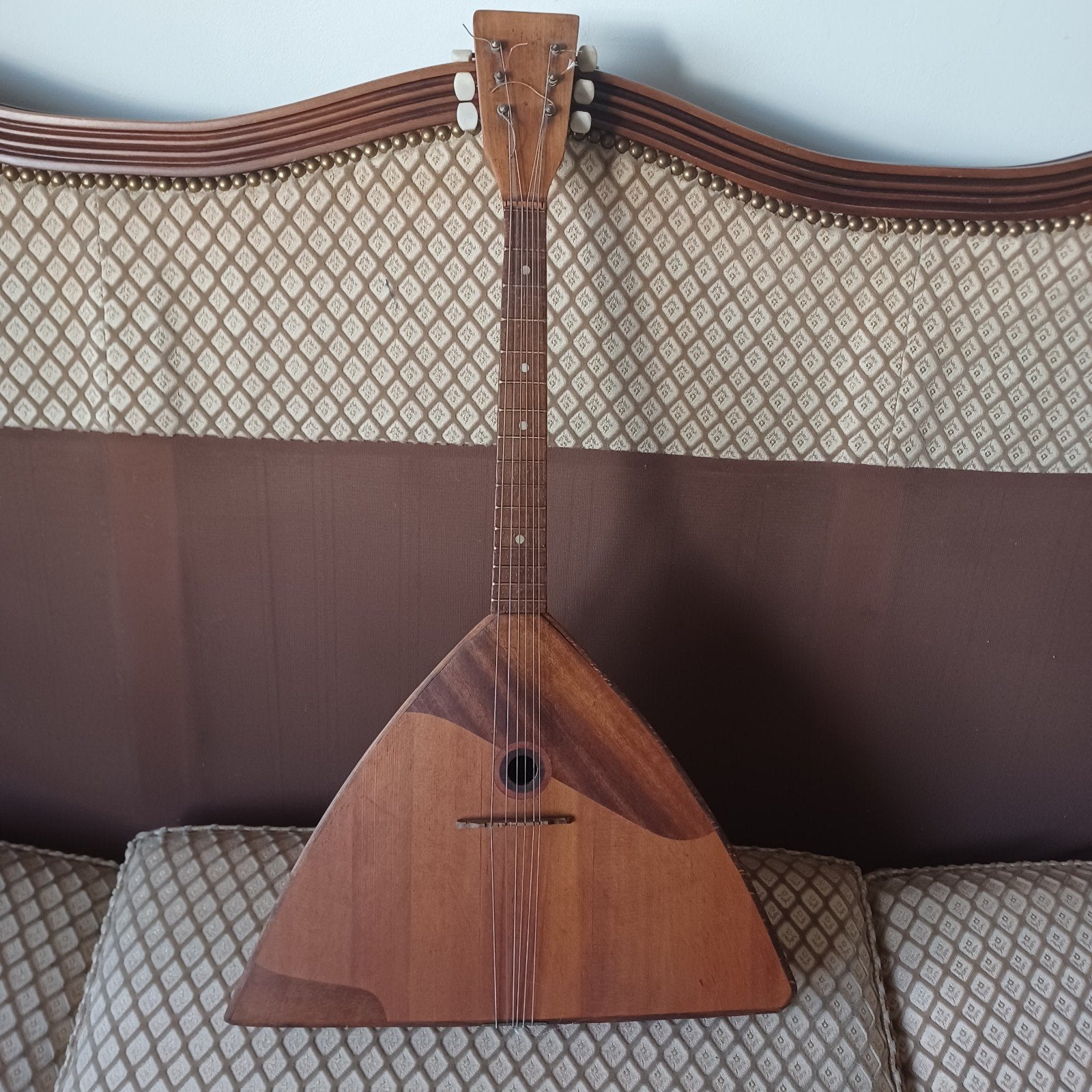 Balalaika 6 cordes, Enlèvement