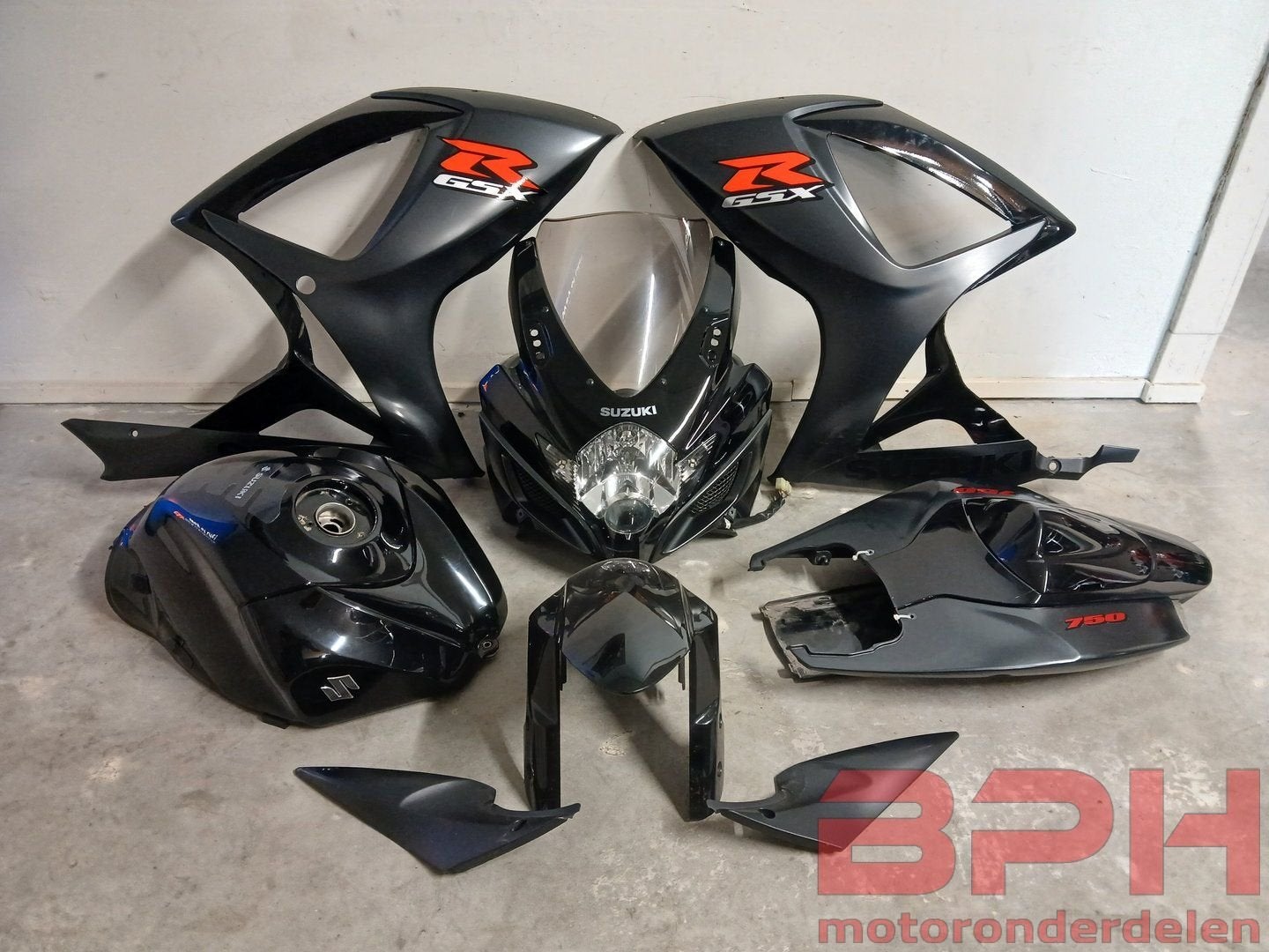 Kit de carénage / kit de carénage + réservoir Suzuki GSX-R 7, Motos, -, -, Enlèvement, Utilisé