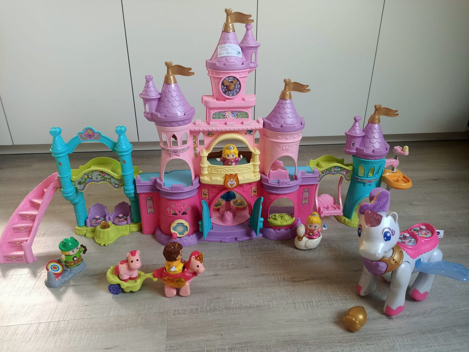 Château d'amis heureux Vtech, Enfants & Bébés, Enlèvement ou Envoi, Utilisé, 6 mois à 2 ans