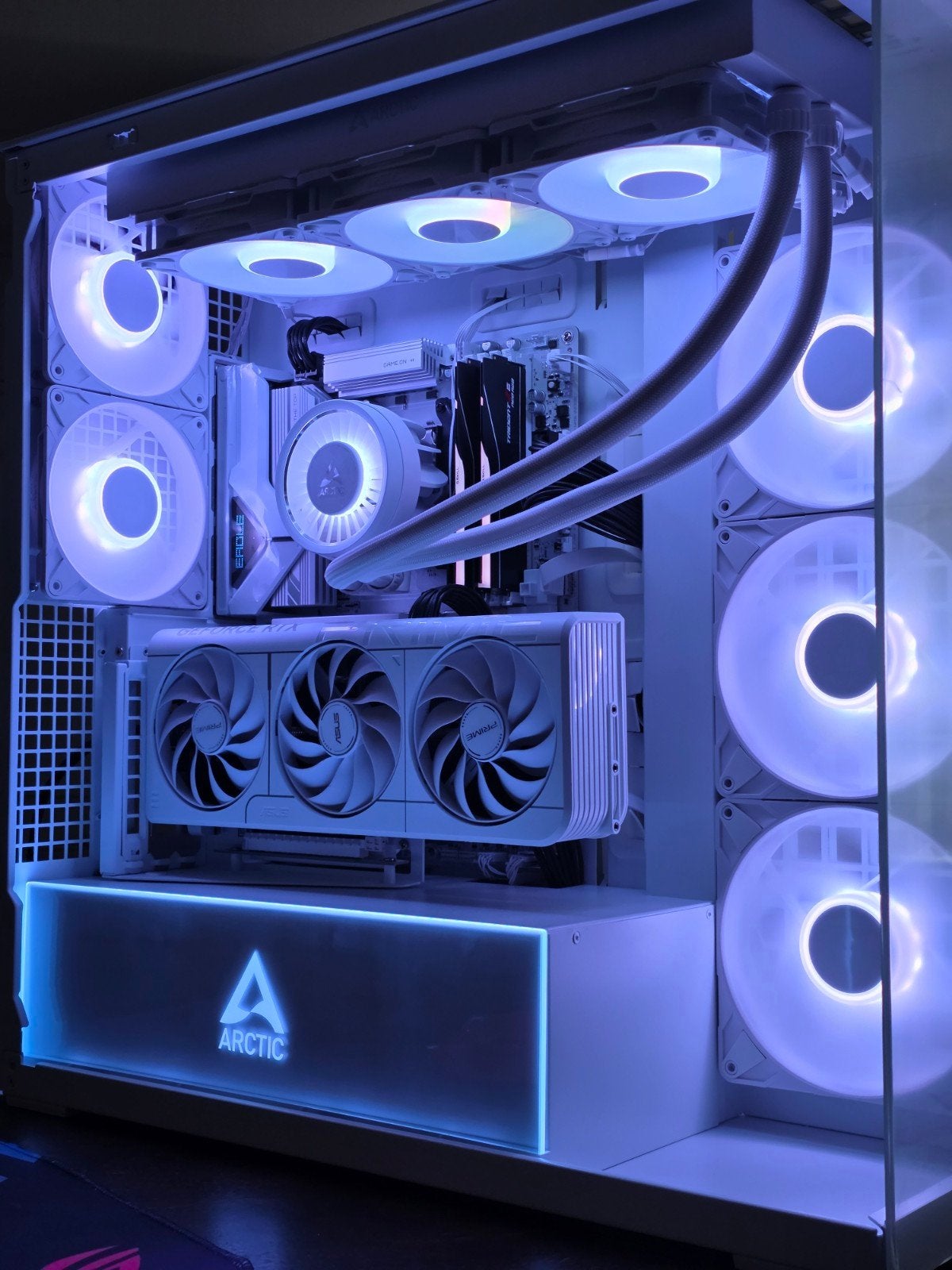 Arctic Gaming Pc - 7800X3D + RTX 5070 !, Computers en Software, Desktop Pc's, SSD, Gaming, Ophalen of Verzenden