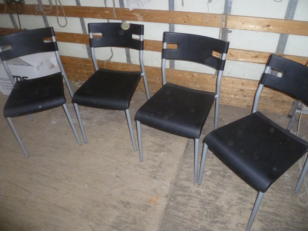 4 MODERNE KEUKENSTOELEN, Ophalen
