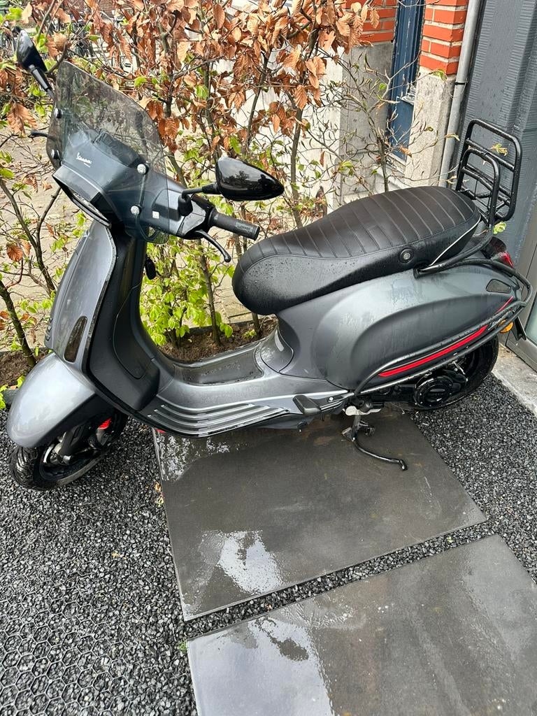 Vespa Sprint, Fietsen en Brommers, Ophalen, Zo goed als nieuw