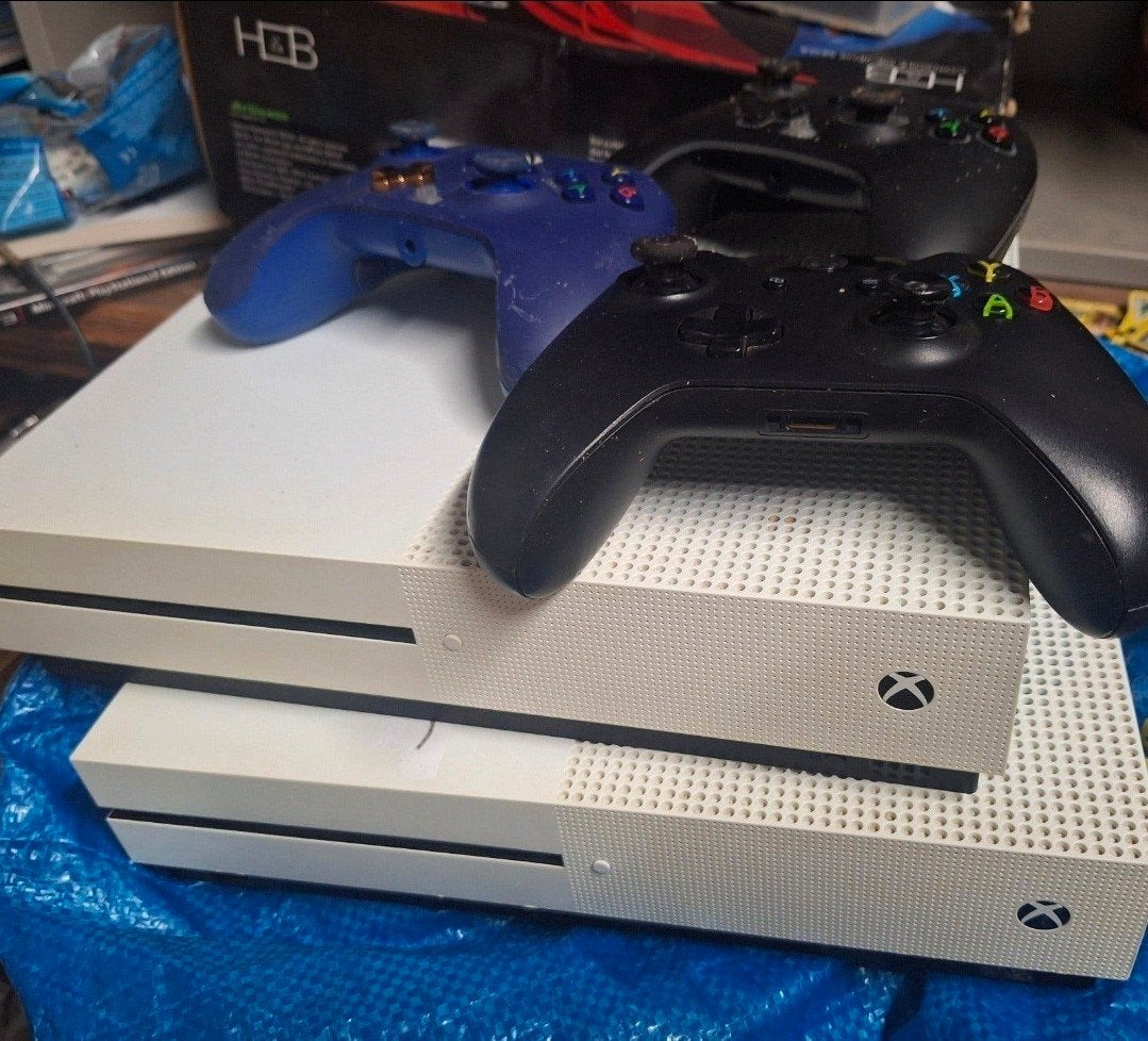2 Xbox one S consoles, Games en Spelcomputers, Spelcomputers | Xbox One, Ophalen of Verzenden, Xbox One