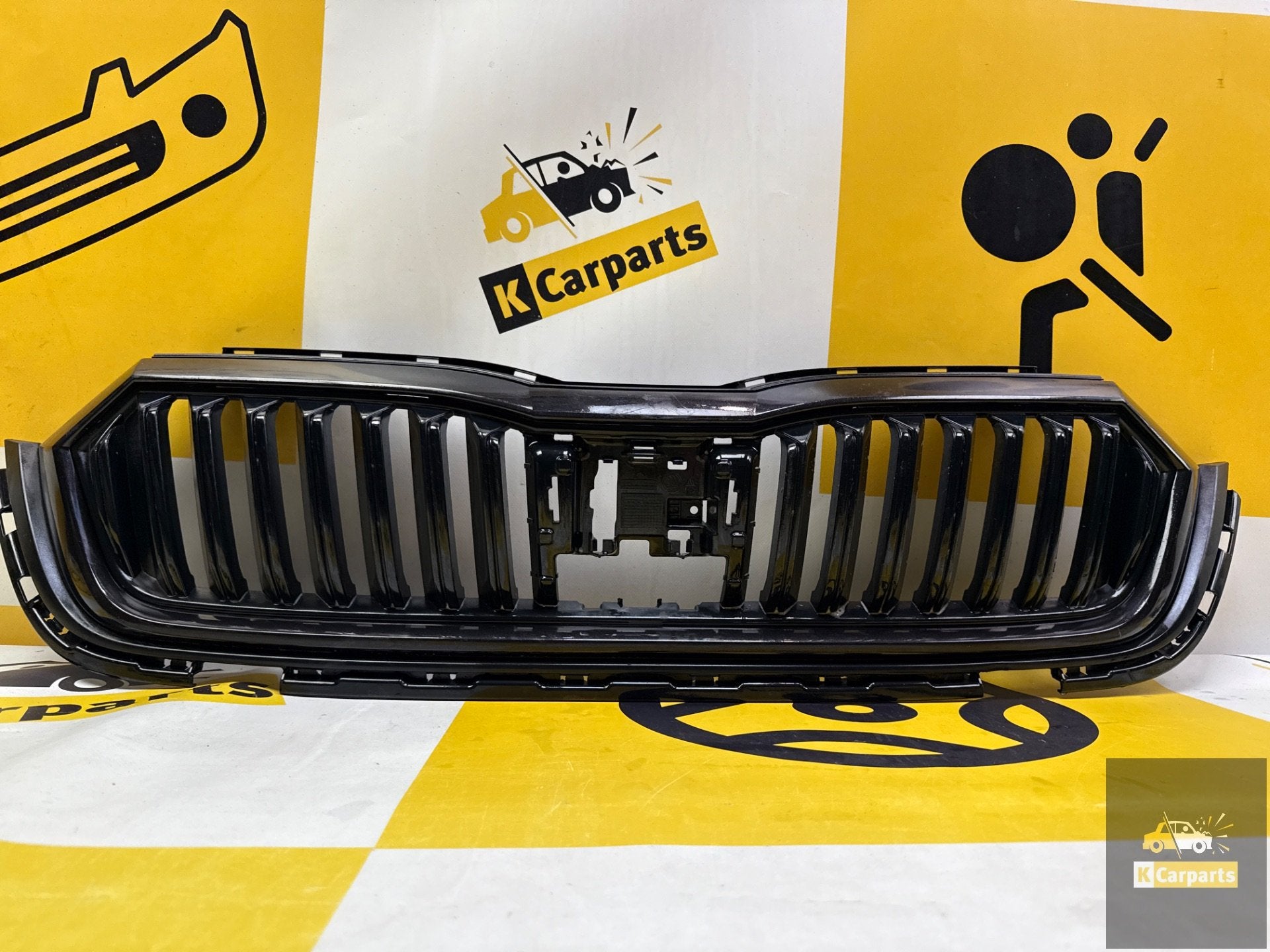 Skoda Octavia 4 Grill Origineel IV 5E3 19-5E3 Grill, Auto-onderdelen, Voor, Tr. Vaclava Klementa 869
293 01  Mlada Boleslav, CZ