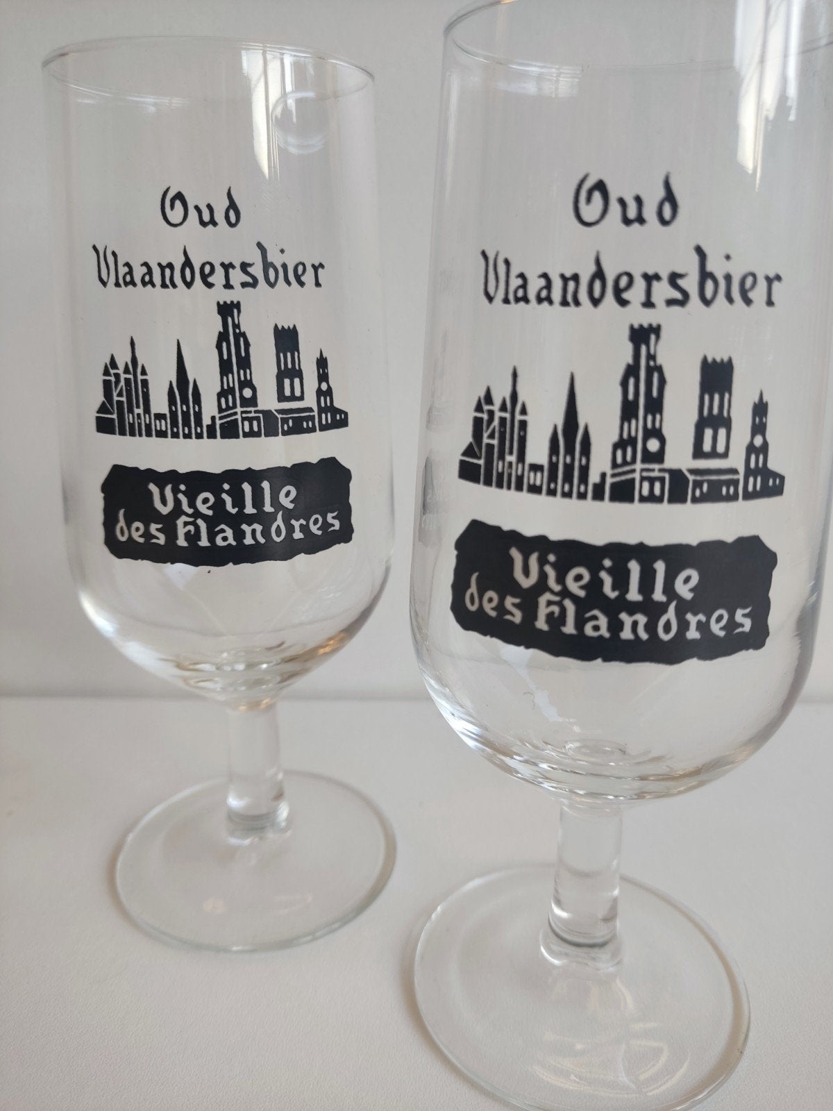 Set van 2 vintage bierglazen Oud Vlaandersbier / Vieille des, Verzamelen, Ophalen, Zo goed als nieuw, Glas of Glazen, Overige merken