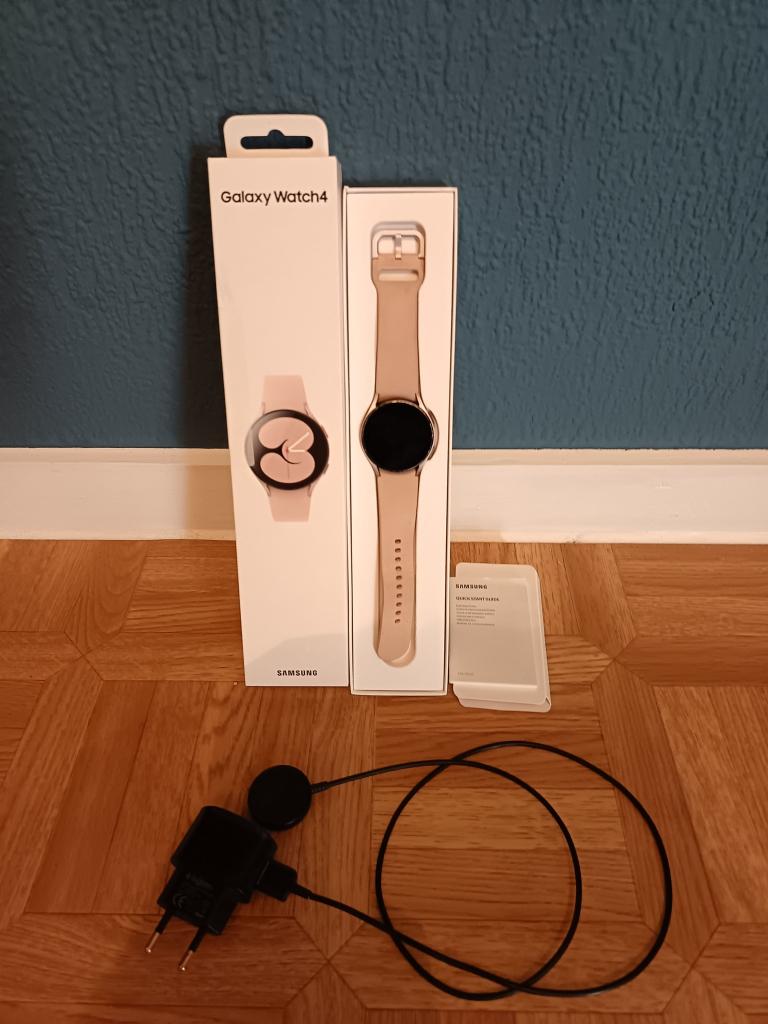 Samsung Galaxy Watch 4, Handtassen en Accessoires, Smartwatches, Gebruikt, Ophalen of Verzenden, Samsung, Roze