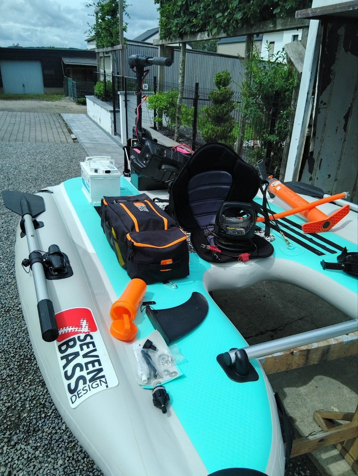 Float Tube seven bass, Sports nautiques & Bateaux, Canoës, Enlèvement
