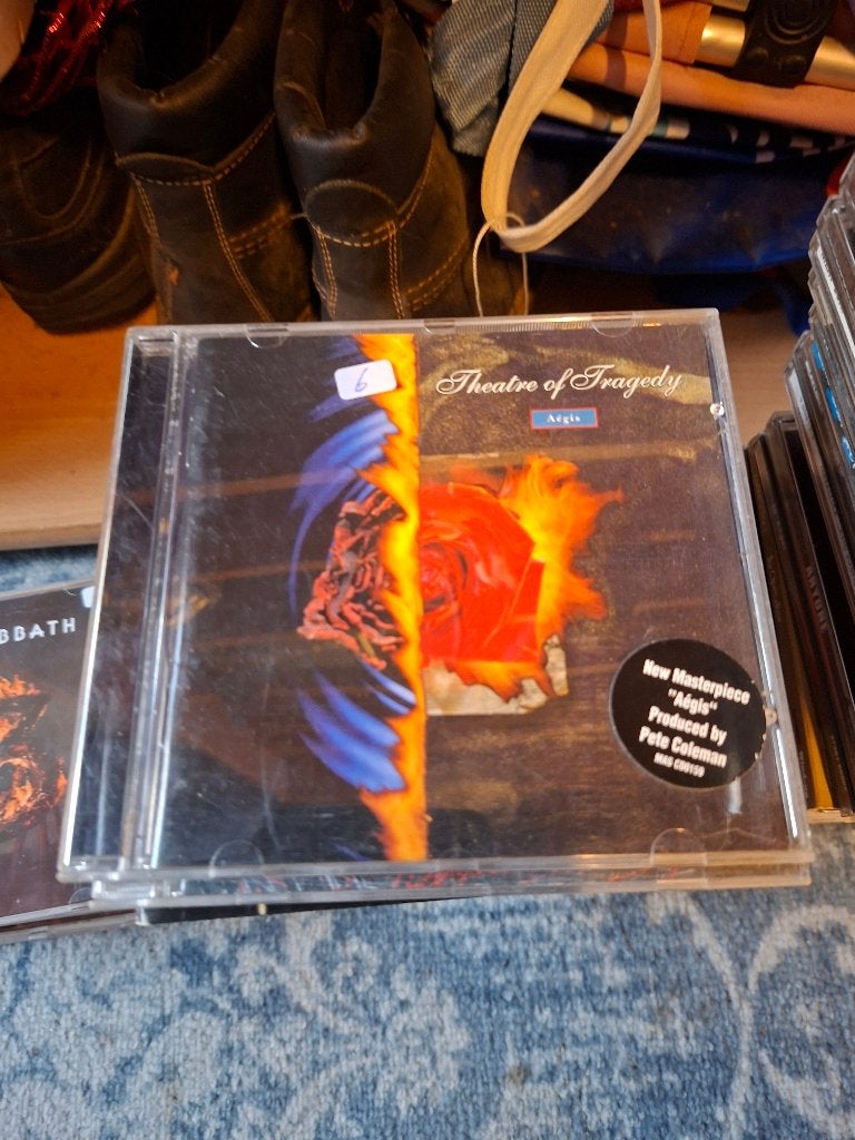 cd - theatre of tragedy - aegis, Autres genres, Enlèvement ou Envoi, Comprend un livret, Comme neuf