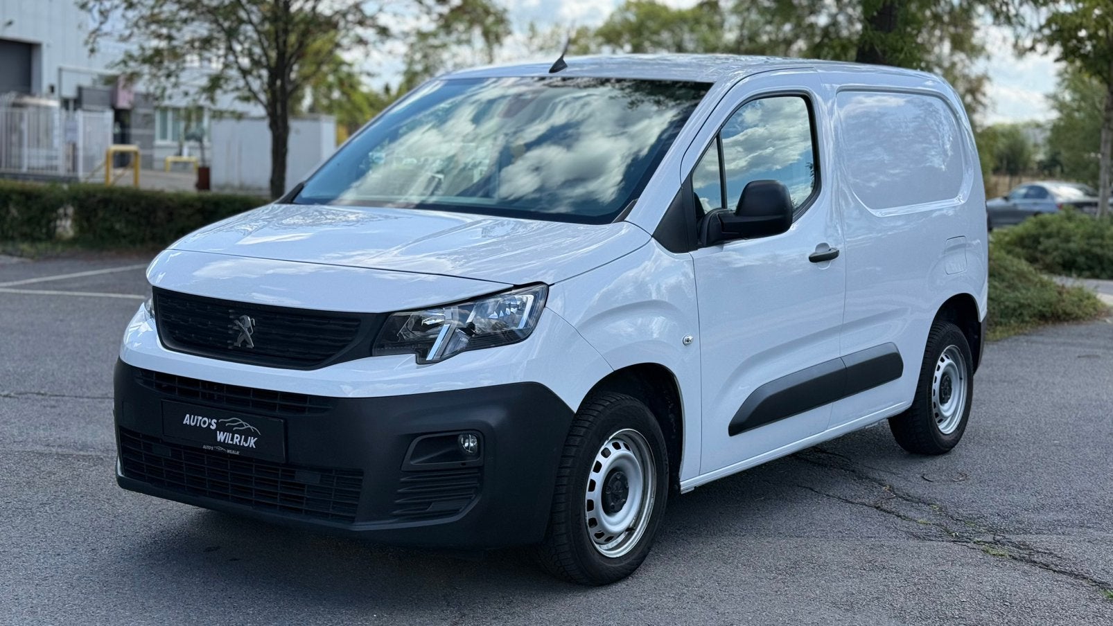 Peugeot Partner 1.2 ESSENCE/10-2023/ 77 000 km, Achat, Euro 6, Entreprise, 2 places