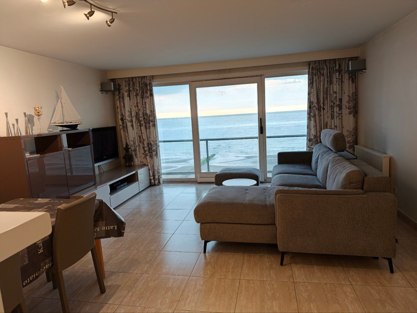 Vakantieappartement Zeedijk Middelkerke vrij vanaf 25/08, Eigenaar