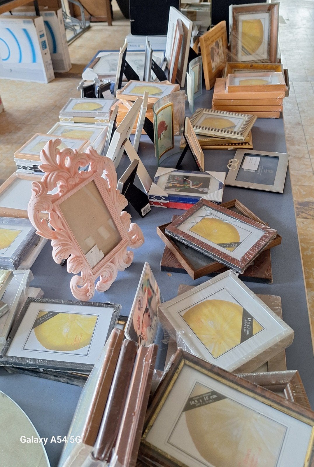 partij fotolijsten in hout messing en kunststof, Ophalen, Hout