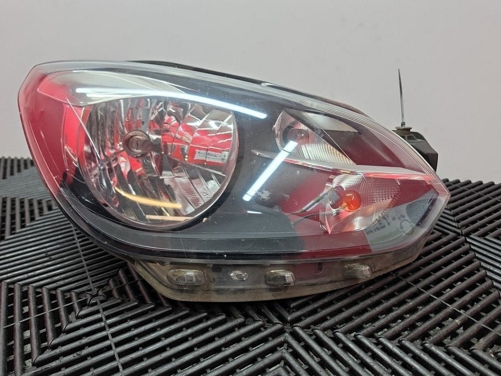 PHARE / OPTIQUE AVANT DROIT Volkswagen Up! (121), Volkswagen, Utilisé, Rixbecker Straße 75
59552  Lippstadt, DE, Info@forvia.com