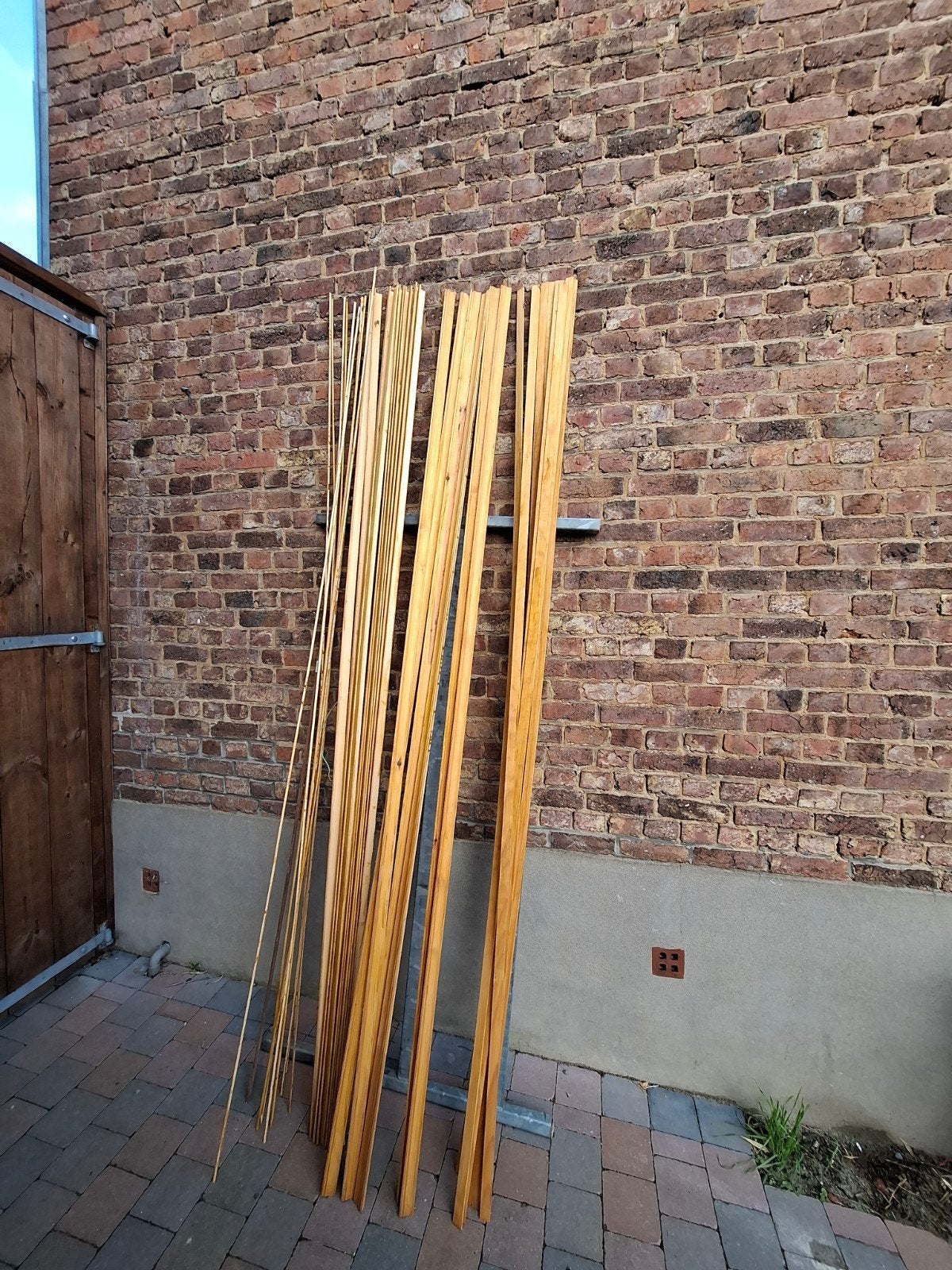 a donner moulures et cornières en bois, Bricolage & Construction, Enlèvement