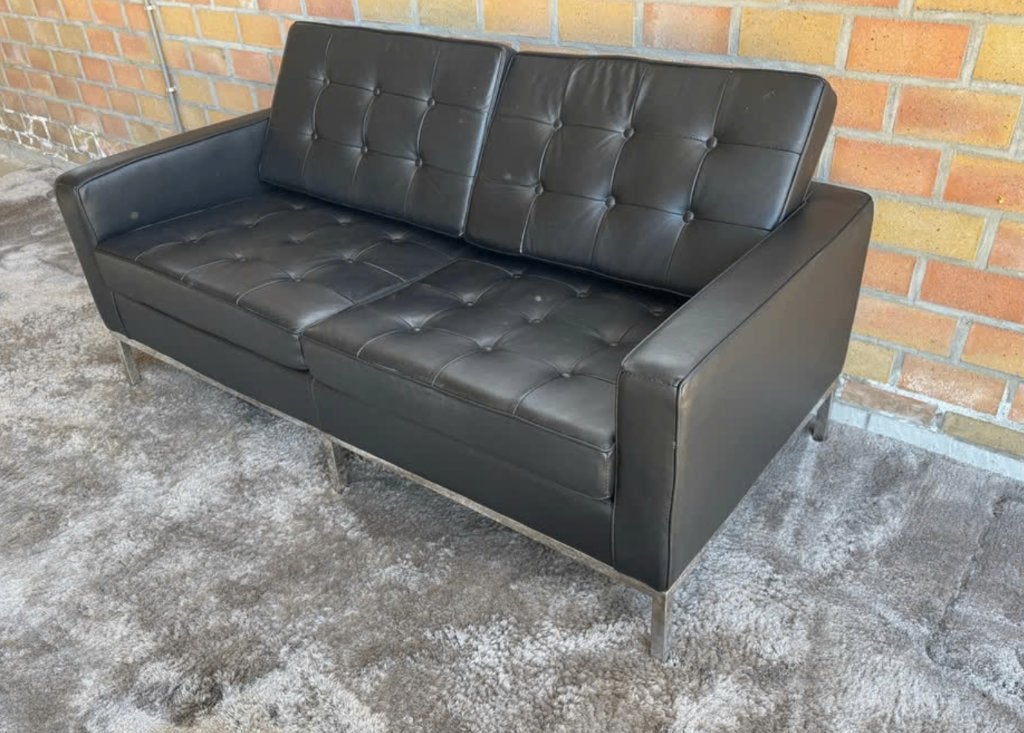 Stijlvolle 2-zitsbank – Florence Knoll replica, Enlèvement, Utilisé, Deux personnes, Banc droit