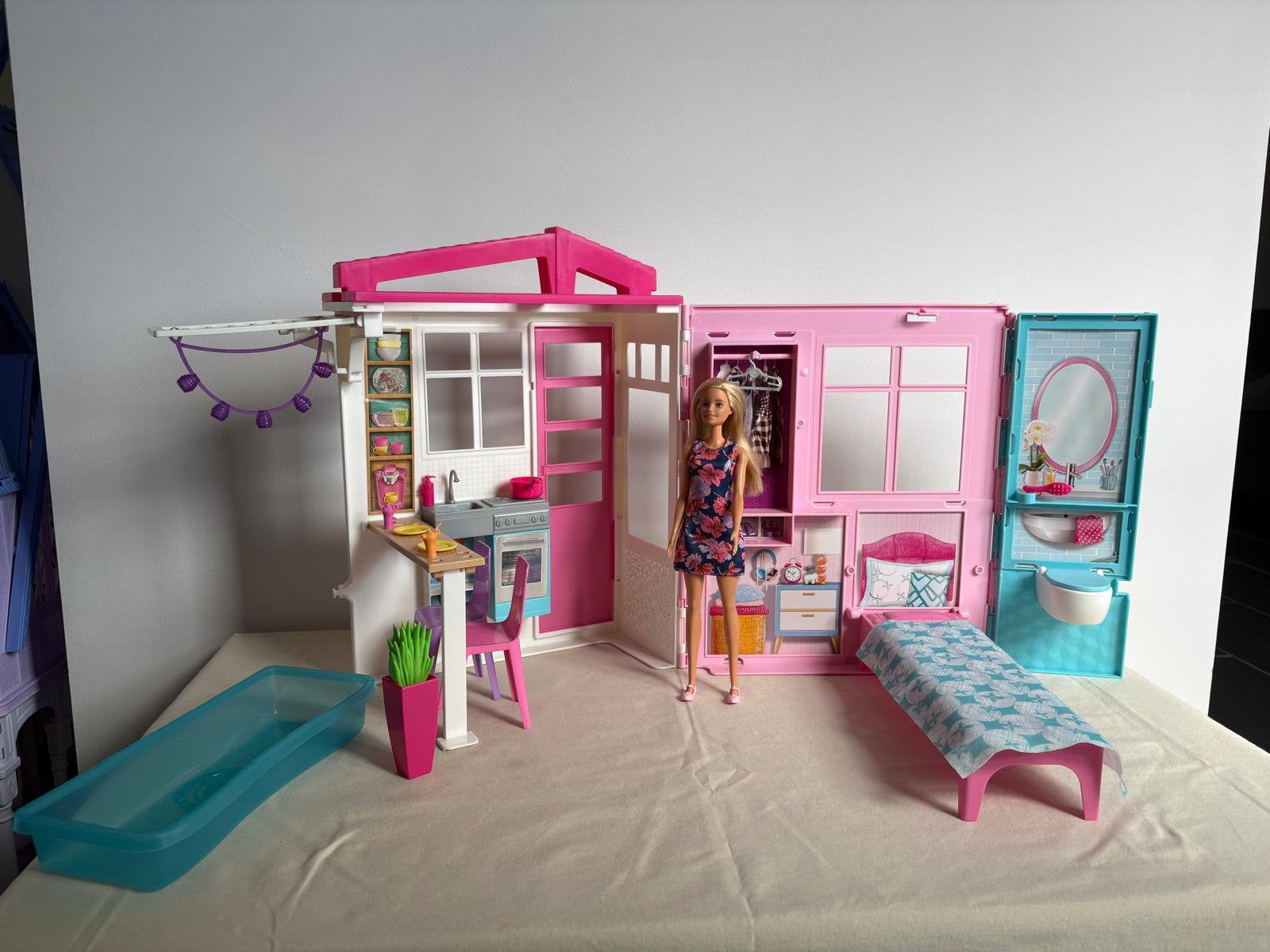 Barbie huis, Kinderen en Baby's, Speelgoed | Poppenhuizen, Ophalen of Verzenden, Zo goed als nieuw, Poppenhuis