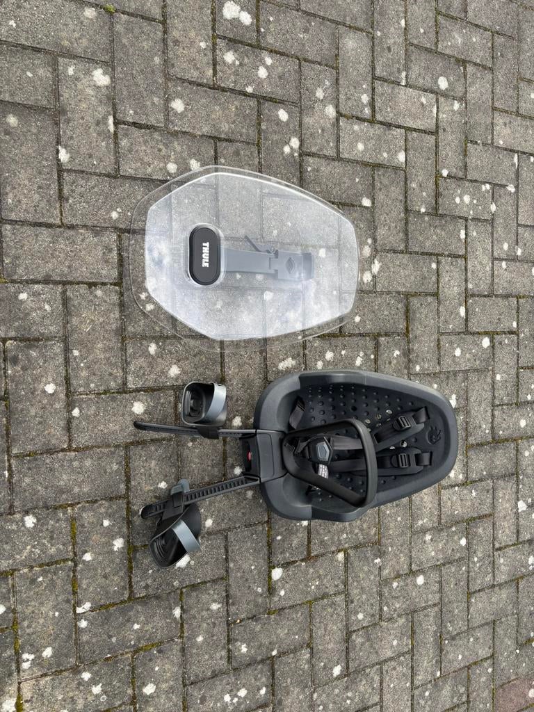 Thule zitje fiets + windscherm, Fietsen en Brommers, Fietsaccessoires | Fietsstoeltjes, Zo goed als nieuw, Ophalen