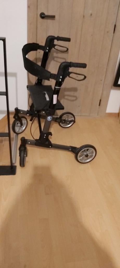 Déambulateur vermeiren léger pliable en très bon état, Enlèvement, Poids léger