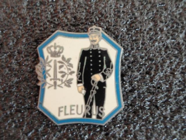 Politiespeld Fleurus, Ophalen of Verzenden, Zo goed als nieuw, Speldje of Pin