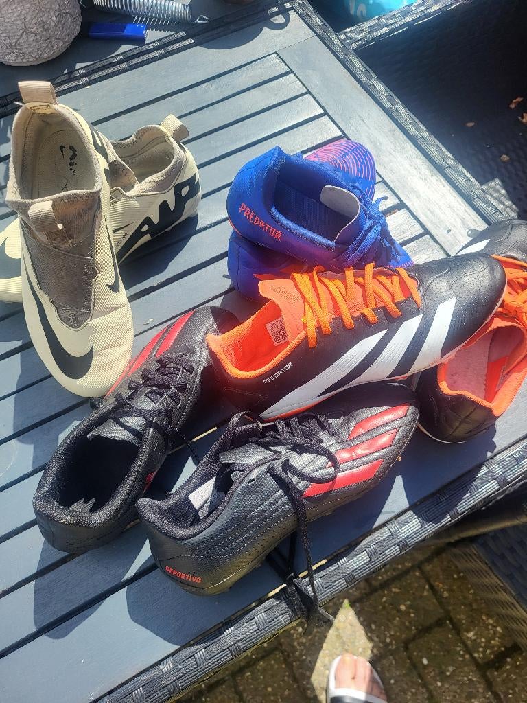 Chaussures de football taille 36-36,5, Enlèvement, Comme neuf, Chaussures