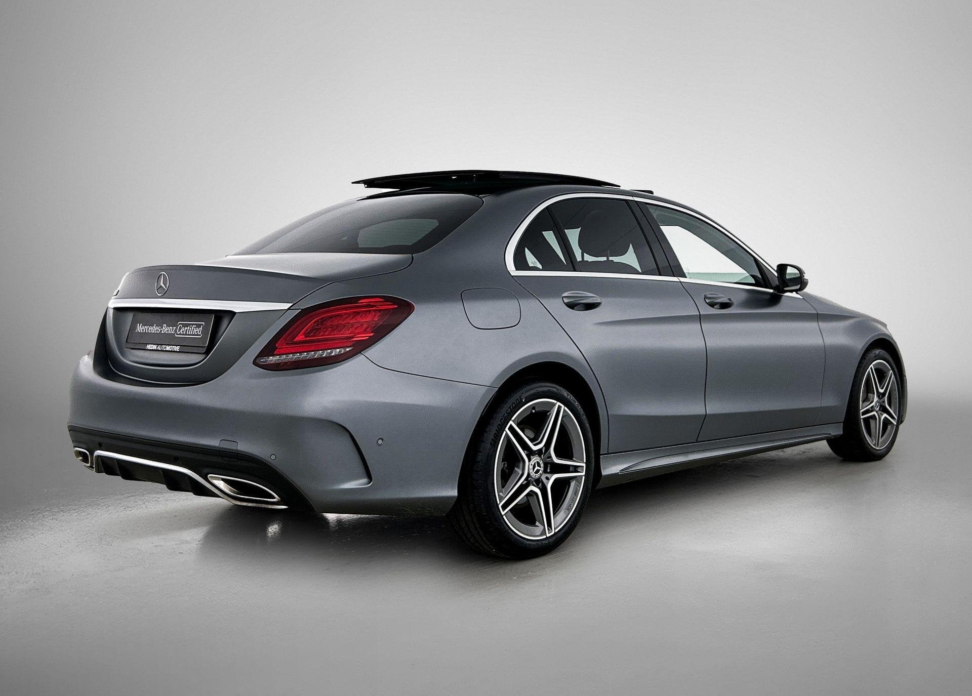 Mercedes-Benz C-Klasse 180 Berline AMG Line | Panoramisch Da, Auto's, Automaat, 4 deurs, Zwart, 4 cilinders