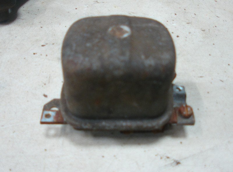 RELAIS spannings regelaar Ford Taunus (01-1970/02-1976), Gebruikt, Henry-Ford-Straße  1
50735  Köln, DE, Ford-Werke GmbH, Kunden@ford.com