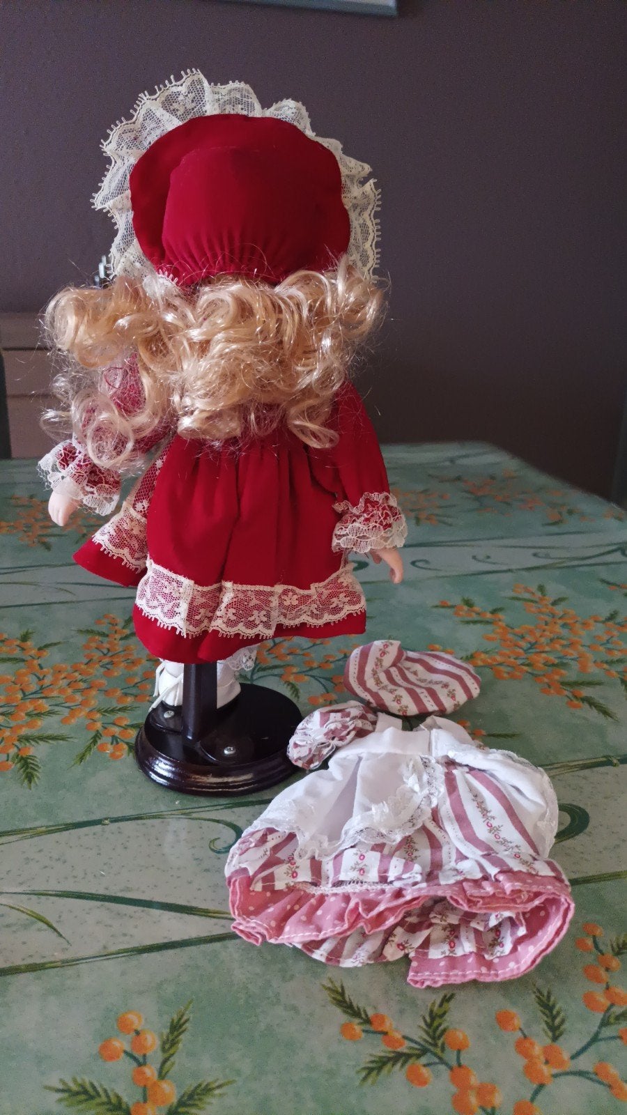 Poupée en porcelaine, Collections, Enlèvement, Poupée