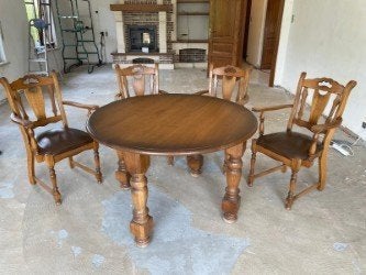 table de cuisine en bois robuste avec 4 chaises, Enlèvement, Utilisé