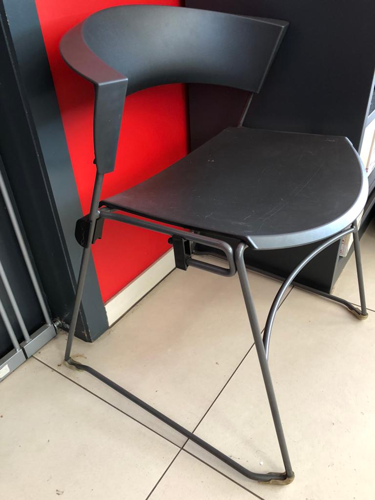 Stoelen wachtzaal, Ophalen, Zo goed als nieuw, Grijs