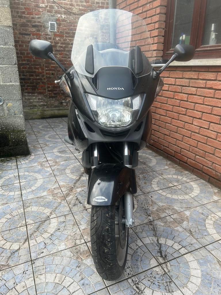 Honda Deauville NT700, Particulier