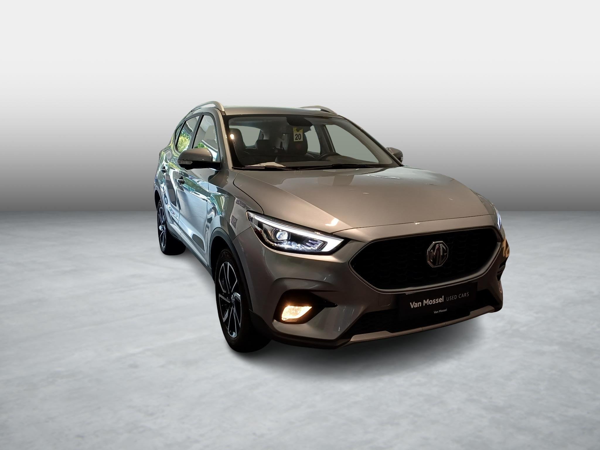 MG ZS Luxury (automatique), Argent ou Gris, Achat, 82 kW, Entreprise