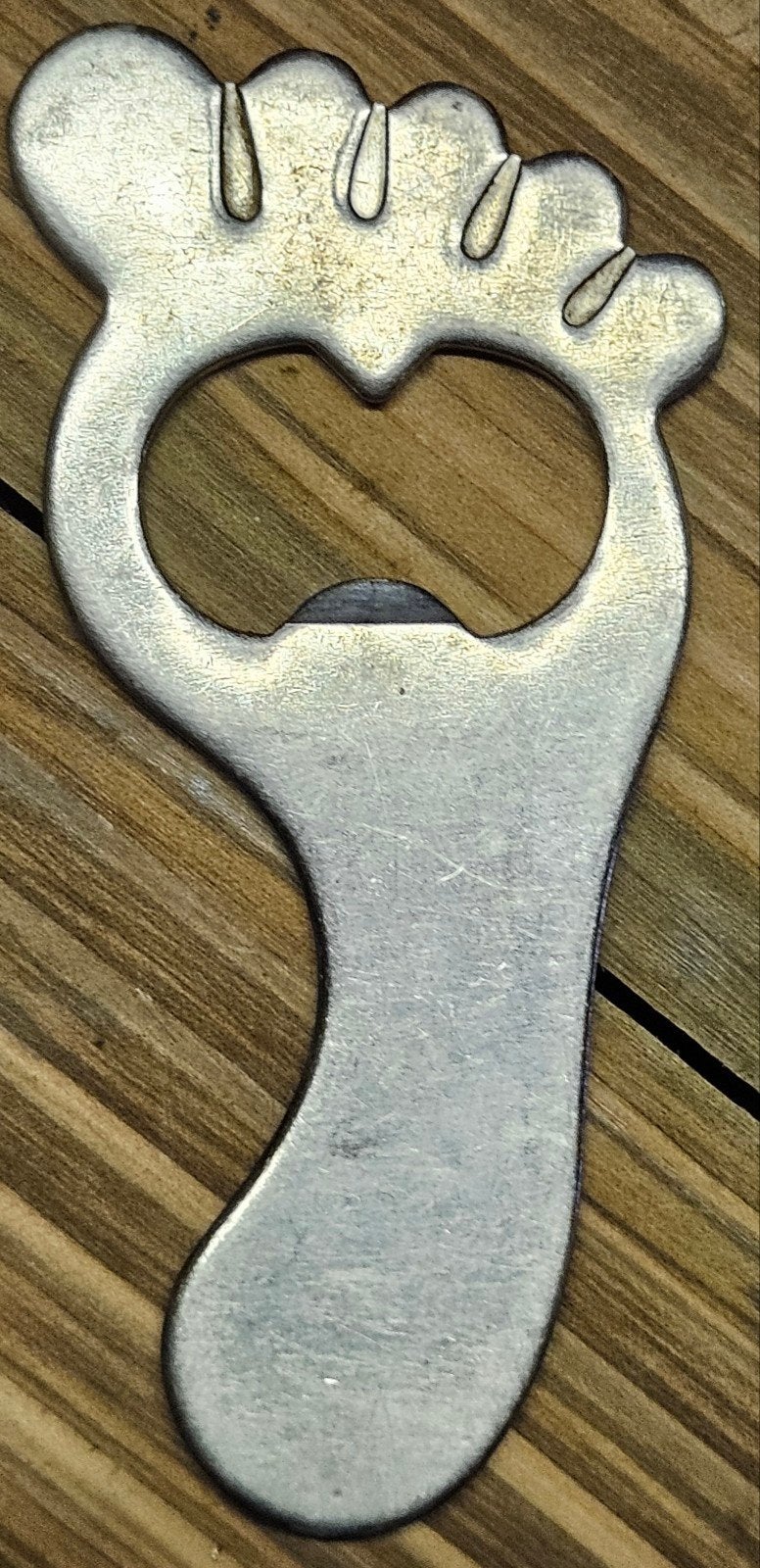 Voet metalen flesopener
Dit is een metalen fleso, Verzamelen, Overige Verzamelen, Ophalen of Verzenden