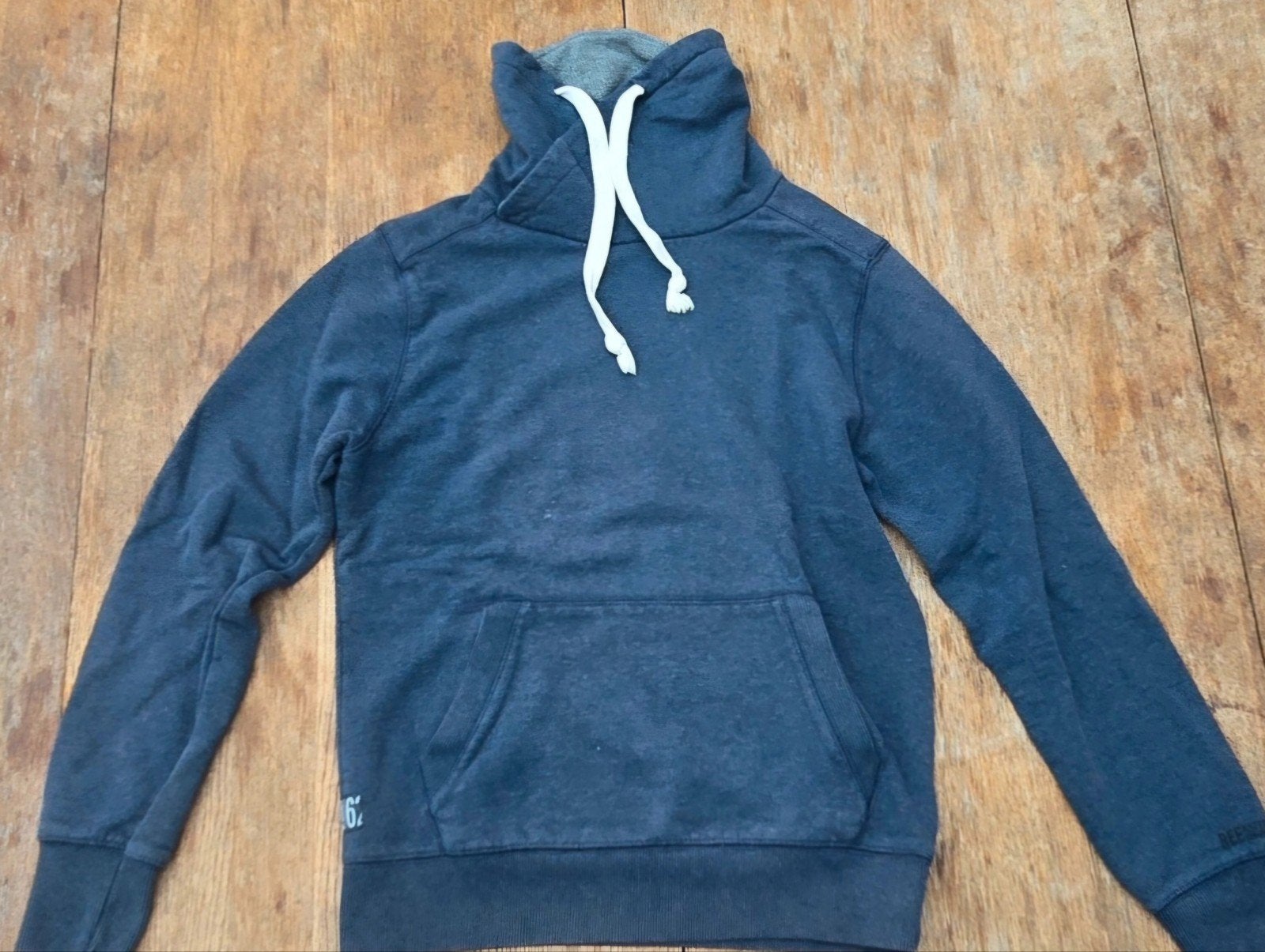 Pull à capuche et col montant WE Fashion bleu — Taille M, Vêtements | Hommes, Pulls & Vestes, Taille 48/50 (M), Enlèvement ou Envoi