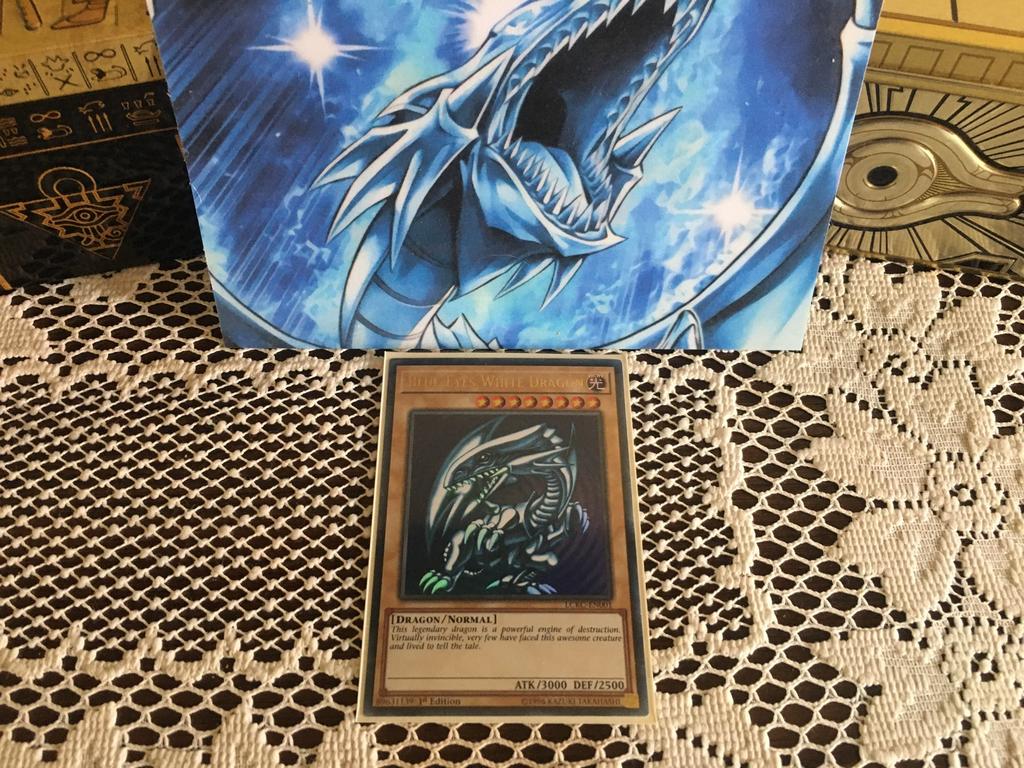1st Edition Blue-Eyes White Dragon - Yu-Gi-Oh!, Hobby en Vrije tijd, Verzamelkaartspellen | Yu-gi-Oh!, Ophalen of Verzenden, Zo goed als nieuw