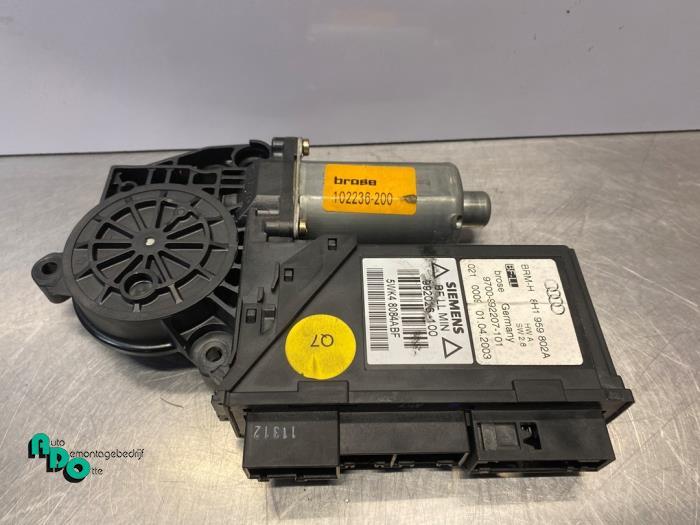 Raammotor Portier van een Audi A4 (A4 01-), Gebruikt, -, -, -