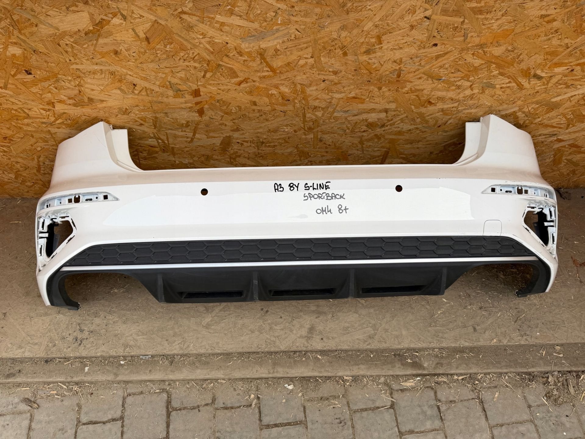 Audi A3 Voorbumper Achter 8Y, Gebruikt, AUDI AG, Auto-Union-Strasse 1
85045  Ingolstadt, DE, Audi