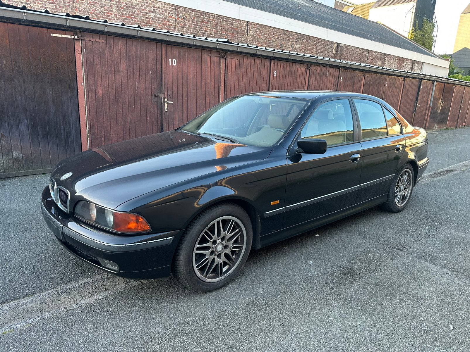 Bmw e39 520i Oldtimer, Auto's, BMW, 4 deurs, Achterwielaandrijving, Zwart, Leder