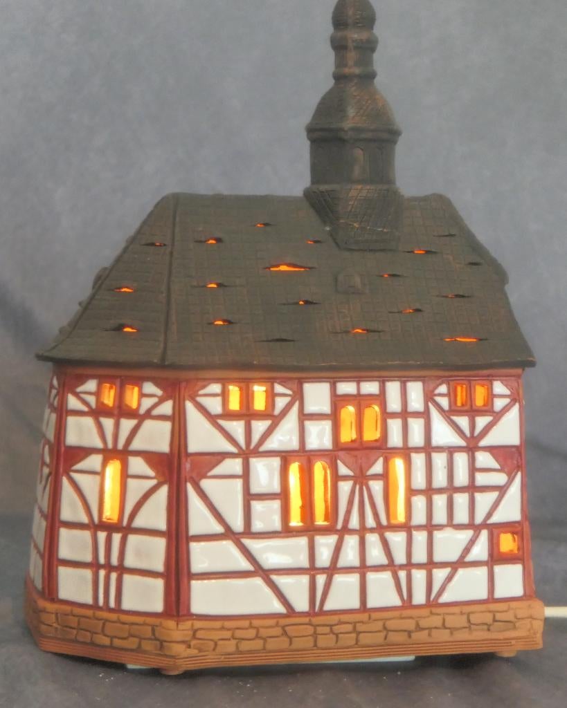 modelhuis elzas stijl aardewerk genummerd, Ophalen