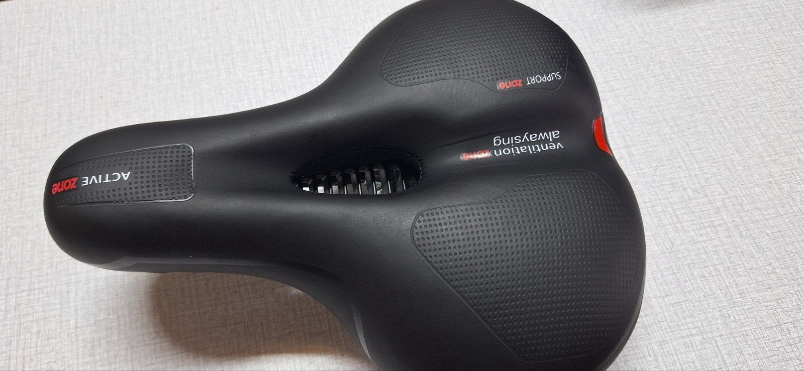 fietszadel met ventilatie, Enlèvement, Comme neuf, Elektrische fiets