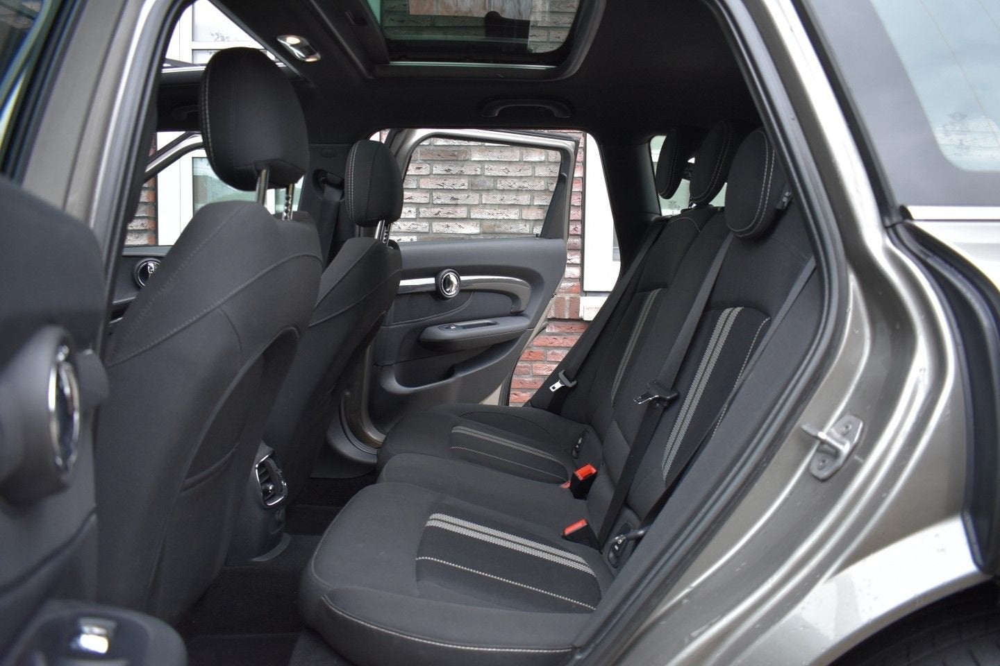 MINI Cooper S Clubman 2.0 Cooper S clubman Salt Serious Busi, Auto's, Automaat, Panoramadak, Clubman, Bedrijf